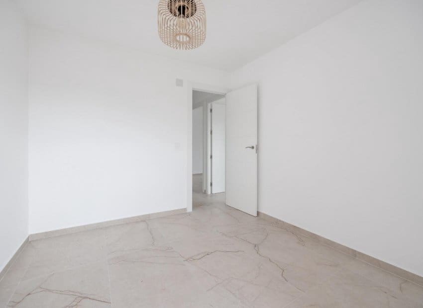3 chambre Appartement à vendre à Torrevieja - 215 000 € (Ref: 10133425)
