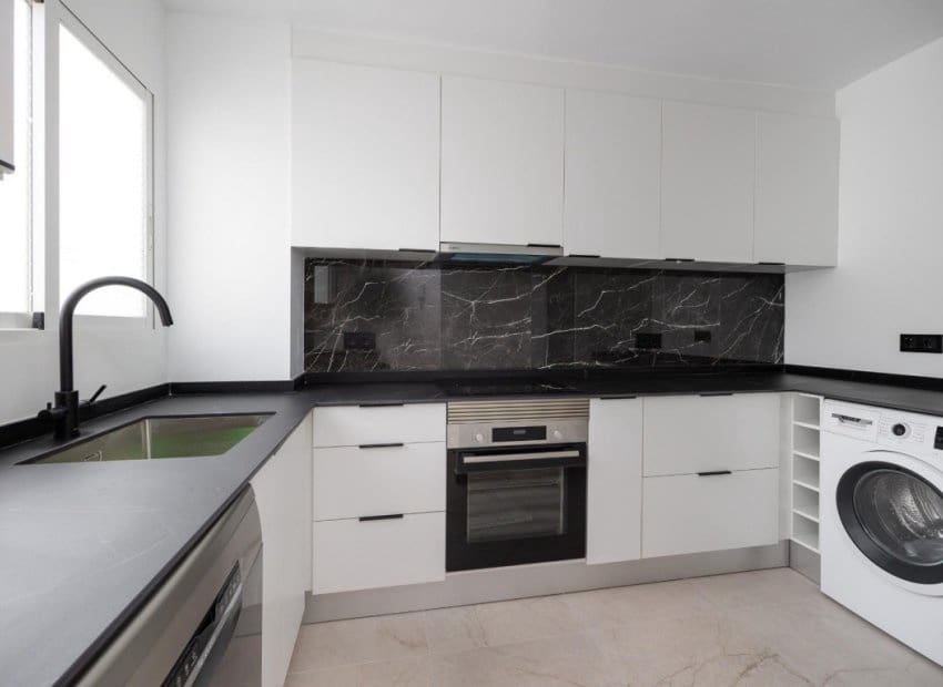 3 chambre Appartement à vendre à Torrevieja - 215 000 € (Ref: 10133425)