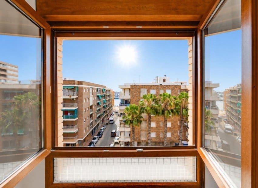 3 chambre Appartement à vendre à Torrevieja - 215 000 € (Ref: 10133425)