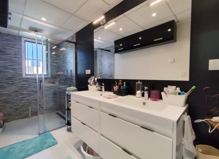 4 chambre Maison de Ville à vendre à Torrevieja avec piscine garage - 399 000 € (Ref: 10133426)