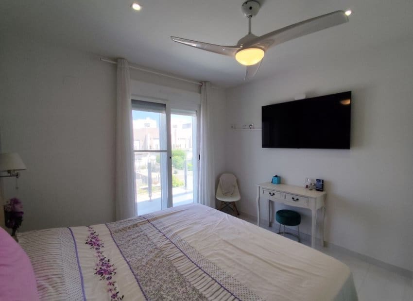 4 chambre Maison de Ville à vendre à Torrevieja avec piscine garage - 399 000 € (Ref: 10133426)