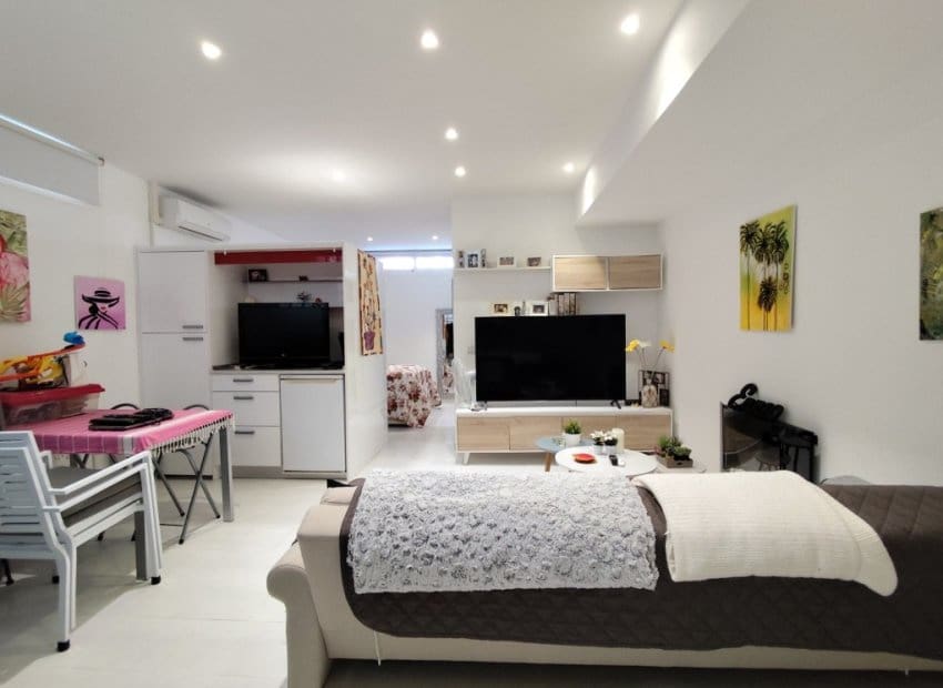 4 chambre Maison de Ville à vendre à Torrevieja avec piscine garage - 399 000 € (Ref: 10133426)