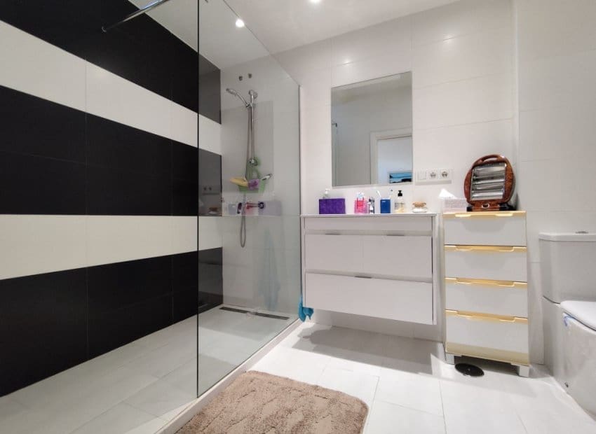 4 chambre Maison de Ville à vendre à Torrevieja avec piscine garage - 399 000 € (Ref: 10133426)