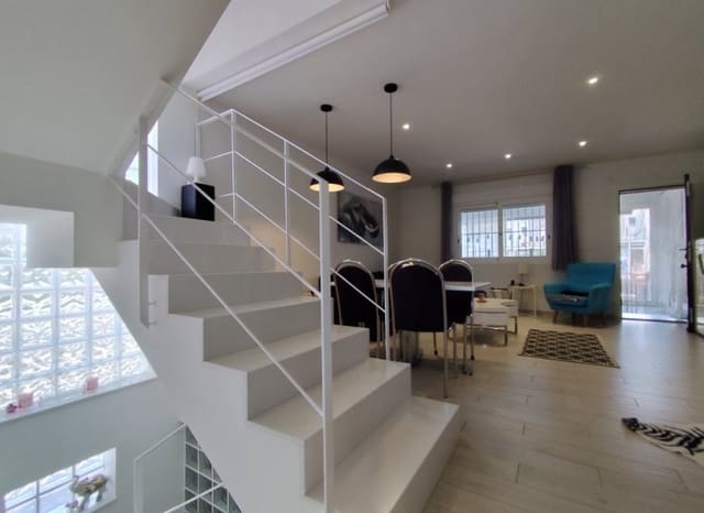 4 chambre Maison de Ville à vendre à Parque Acuático - Sector 25, Torrevieja avec piscine garage - 399 000 € (Ref: 10133426)