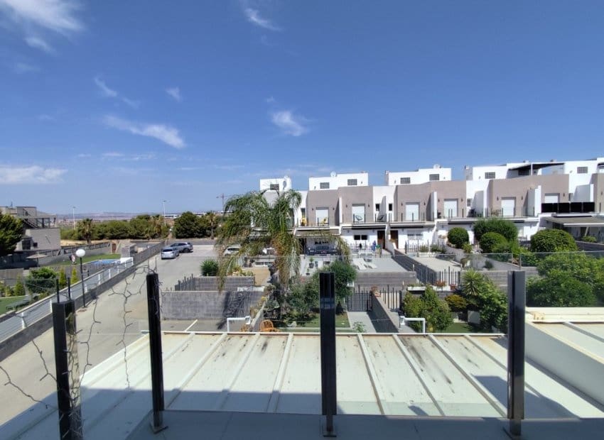 4 chambre Maison de Ville à vendre à Torrevieja avec piscine garage - 399 000 € (Ref: 10133426)