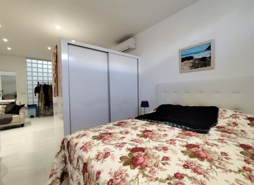 4 chambre Maison de Ville à vendre à Torrevieja avec piscine garage - 399 000 € (Ref: 10133426)