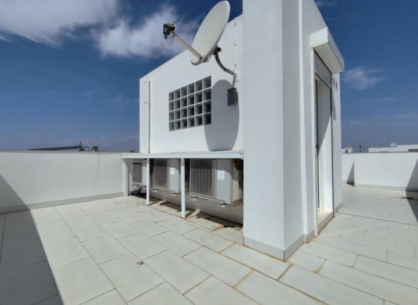 4 chambre Maison de Ville à vendre à Torrevieja avec piscine garage - 399 000 € (Ref: 10133426)