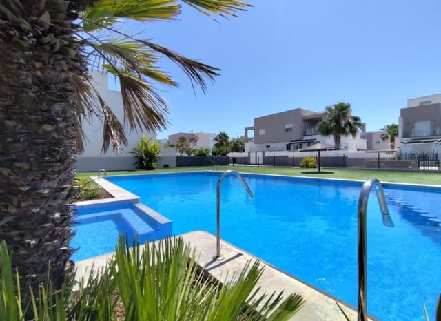 4 chambre Maison de Ville à vendre à Parque Acuático - Sector 25, Torrevieja avec piscine garage - 399 000 € (Ref: 10133426)
