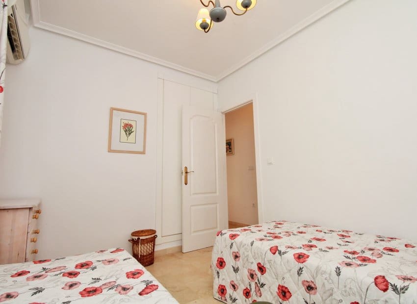 2 quarto Apartamento para venda em Villamartin com piscina - 189 950 € (Ref: 10133428)