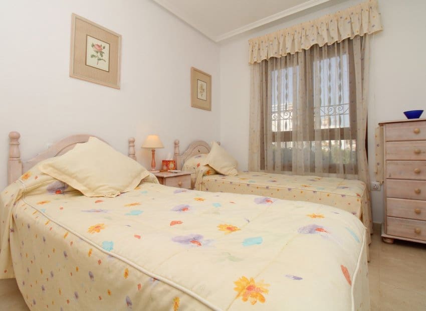 2 quarto Apartamento para venda em Villamartin com piscina - 189 950 € (Ref: 10133428)