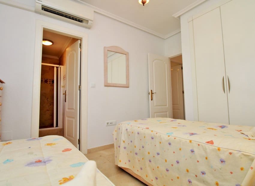 2 quarto Apartamento para venda em Villamartin com piscina - 189 950 € (Ref: 10133428)