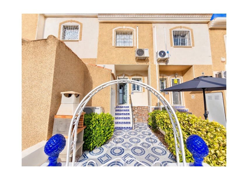 2 sovrum Hus till salu i Ciudad Quesada med pool - 189 995 € (Ref: 10133554)