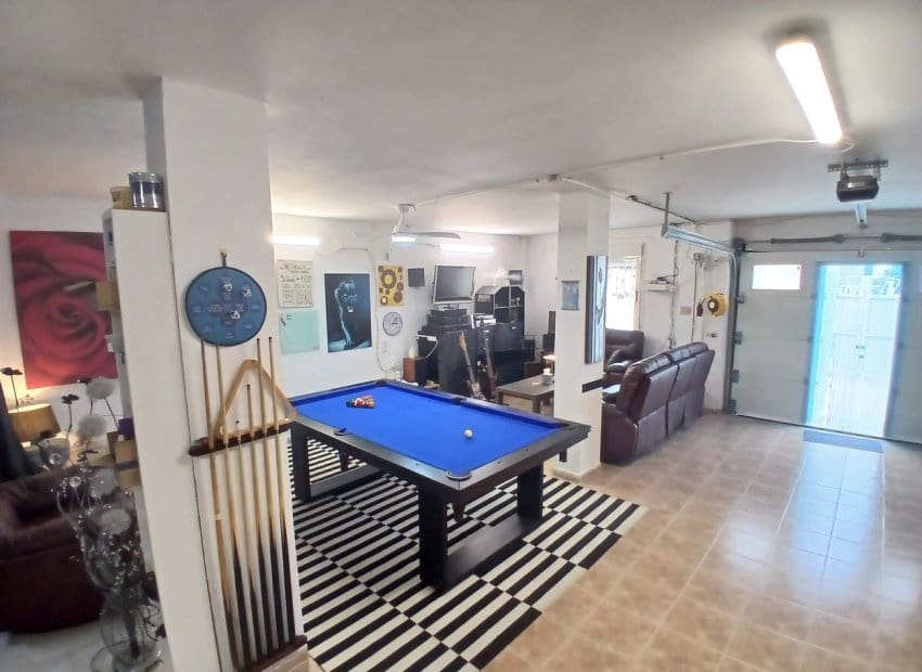 3 sovrum Villa till salu i Villamartin med pool - 299 950 € (Ref: 10144840)