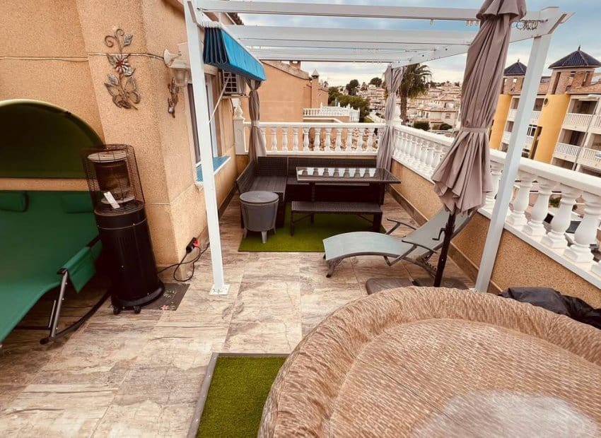 3 sovrum Villa till salu i Villamartin med pool - 299 950 € (Ref: 10144840)
