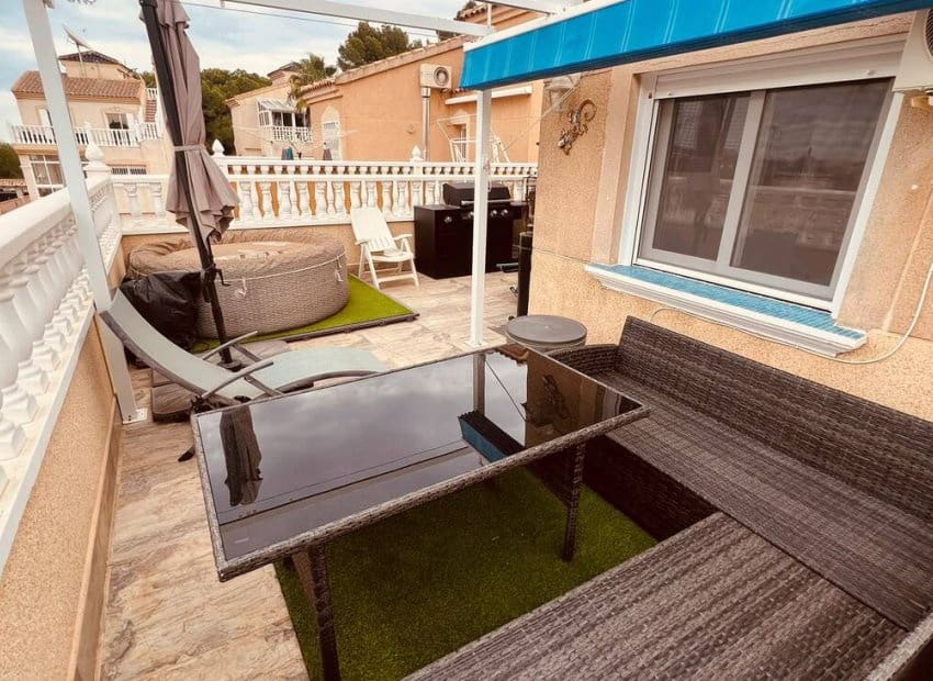 3 sovrum Villa till salu i Villamartin med pool - 299 950 € (Ref: 10144840)