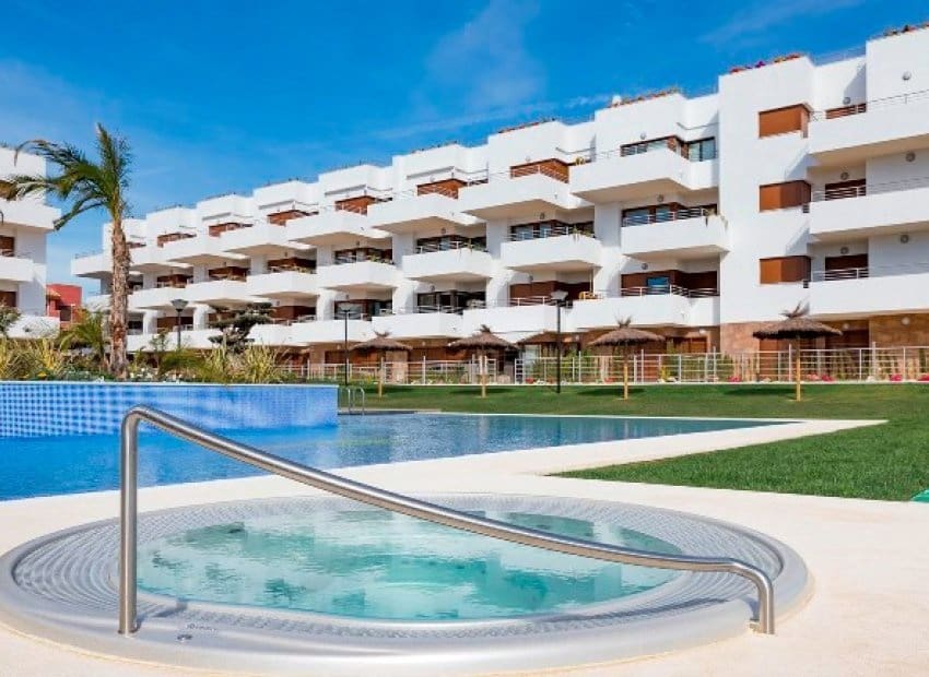 2 quarto Apartamento para venda em Dehesa de Campoamor com piscina garagem - 244 000 € (Ref: 10144842)