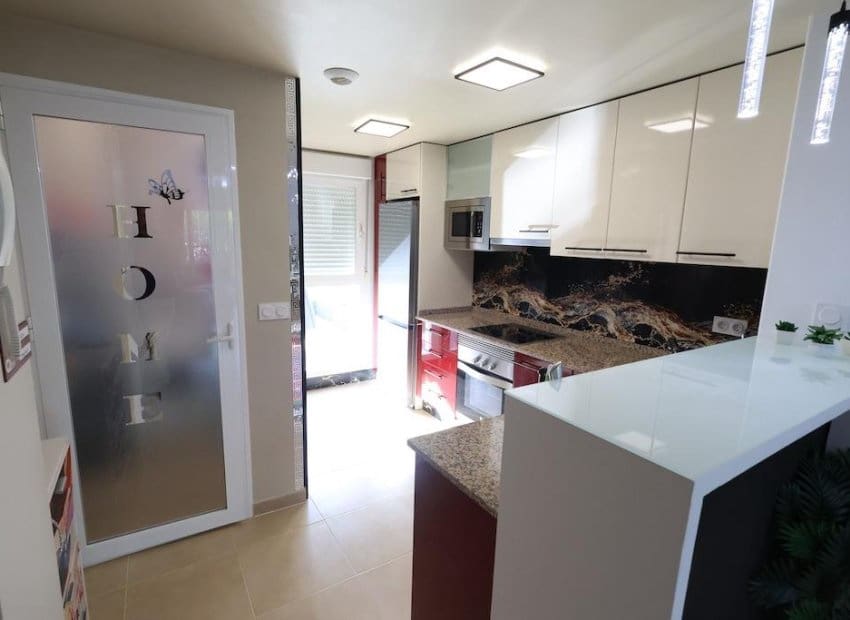2 slaapkamer Appartement te koop in Villamartin met zwembad - € 278.000 (Ref: 10144844)