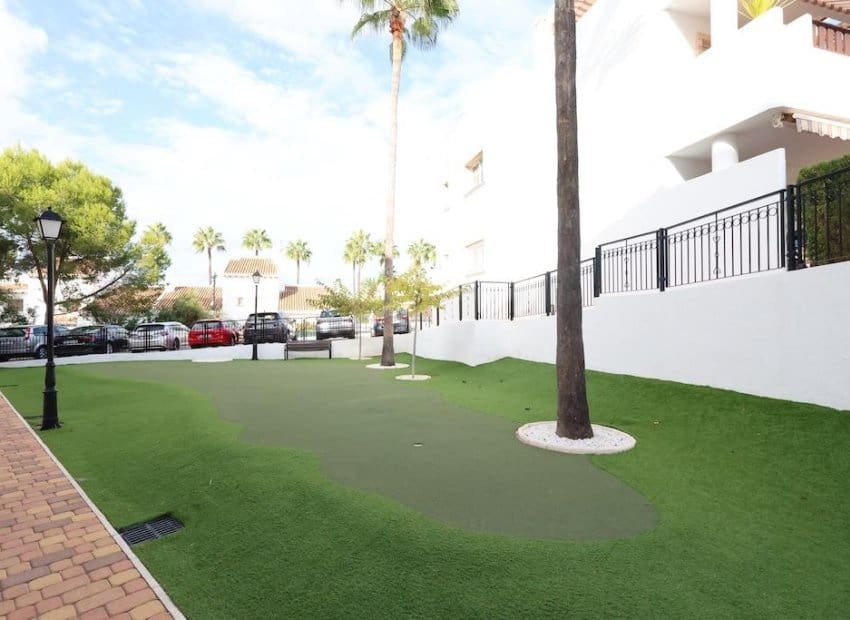 2 slaapkamer Appartement te koop in Villamartin met zwembad - € 278.000 (Ref: 10144844)