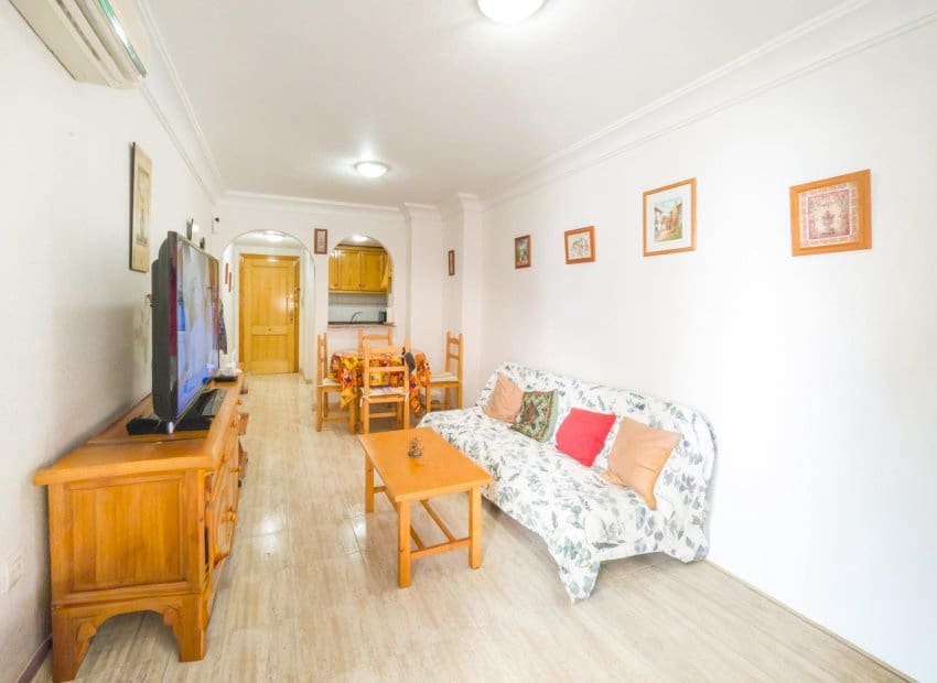 1 soverom Leilighet til salgs i Torrevieja - € 107 000 (Ref: 10144847)