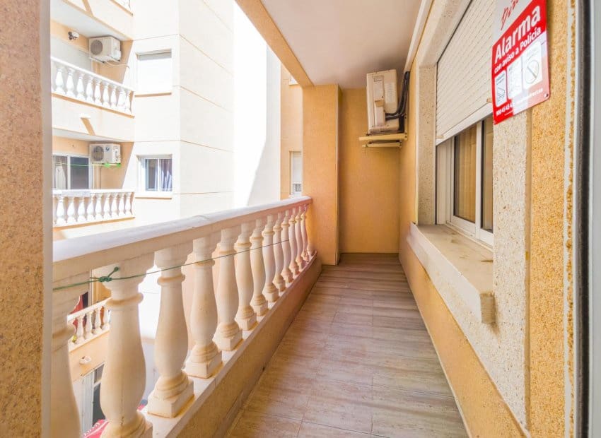 1 soverom Leilighet til salgs i Torrevieja - € 107 000 (Ref: 10144847)