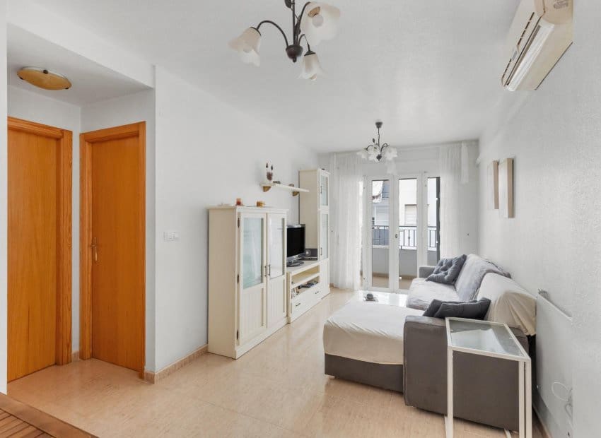 2 chambre Appartement à vendre à Torrevieja avec piscine garage - 125 000 € (Ref: 10144852)
