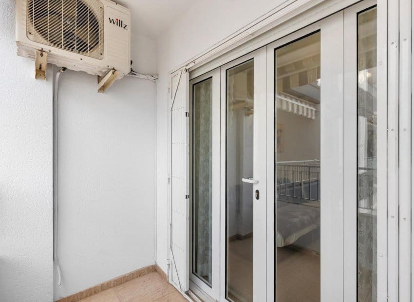 2 chambre Appartement à vendre à Torrevieja avec piscine garage - 125 000 € (Ref: 10144852)