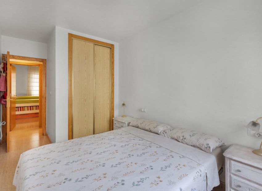 2 chambre Appartement à vendre à Torrevieja avec piscine garage - 125 000 € (Ref: 10144852)