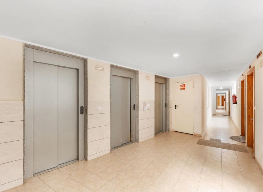 2 chambre Appartement à vendre à Torrevieja avec piscine garage - 125 000 € (Ref: 10144852)