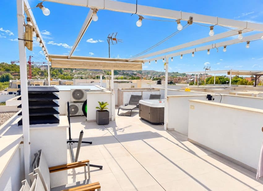 3 bedroom Villa for sale in Rojales with pool - € 380,000 (Ref: 10144949)