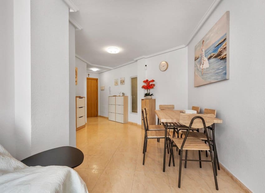 3 quarto Apartamento para venda em Torrevieja com piscina - 189 000 € (Ref: 10144954)