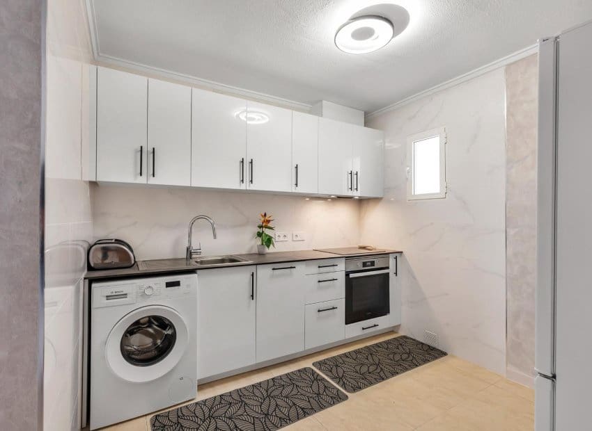 3 quarto Apartamento para venda em Torrevieja com piscina - 189 000 € (Ref: 10144954)