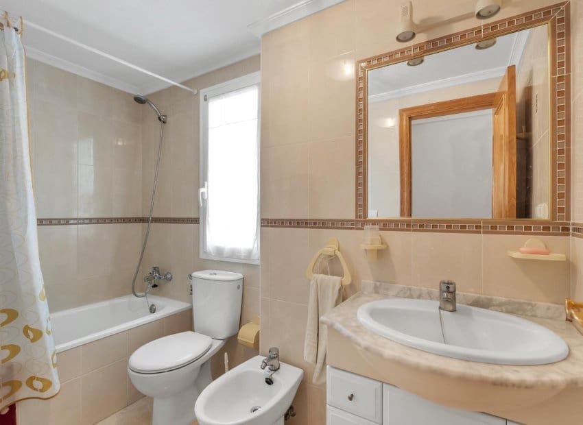 2 chambre Appartement à vendre à Torrevieja avec garage - 139 900 € (Ref: 10144955)