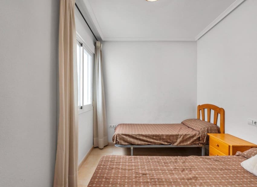 2 chambre Appartement à vendre à Torrevieja avec garage - 139 900 € (Ref: 10144955)