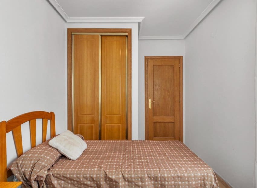 2 chambre Appartement à vendre à Torrevieja avec garage - 139 900 € (Ref: 10144955)