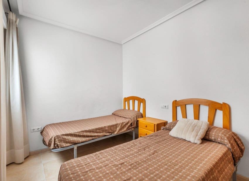 2 chambre Appartement à vendre à Torrevieja avec garage - 139 900 € (Ref: 10144955)