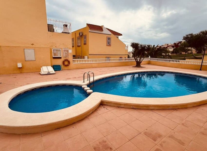 3 quarto Apartamento para venda em Villamartin com piscina - 169 950 € (Ref: 10144956)