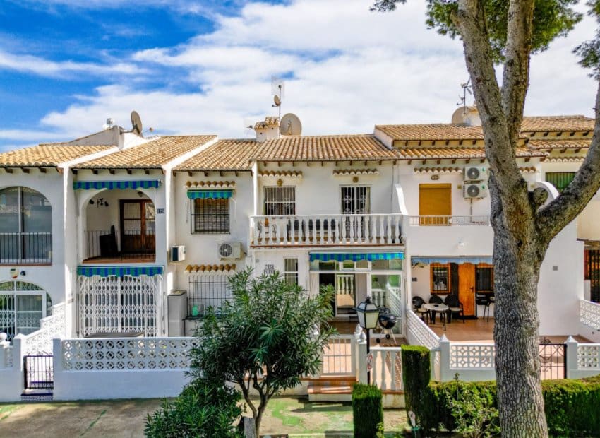 Casa de 2 habitaciones en Los Balcones en venta con piscina - 165.000 € (Ref: 10154145)