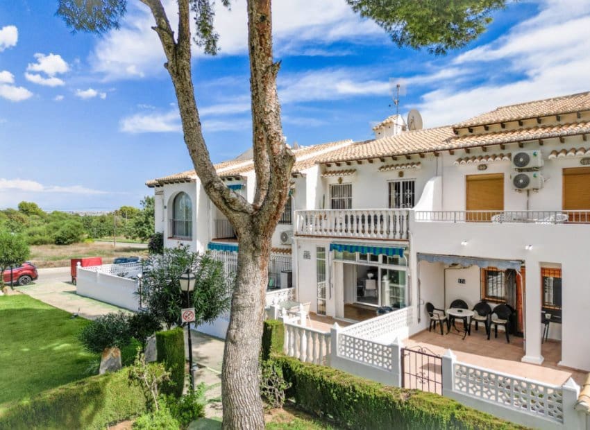 Casa de 2 habitaciones en Los Balcones en venta con piscina - 165.000 € (Ref: 10154145)