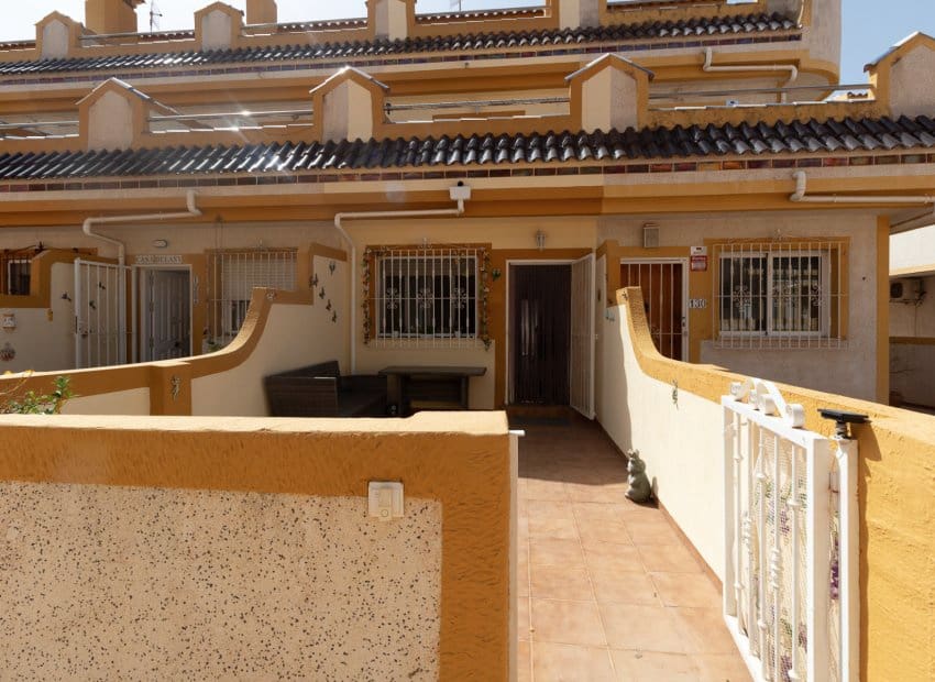 3 camera da letto Casa in vendita in Playa Flamenca con piscina - 189.000 € (Rif: 10154146)
