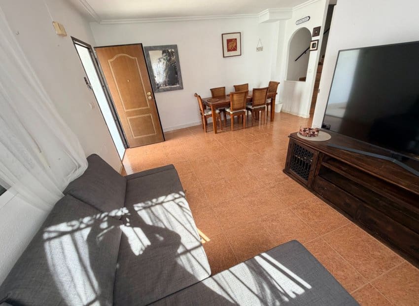 Casa de 3 habitaciones en Orihuela en venta con piscina - 180.000 € (Ref: 10175787)
