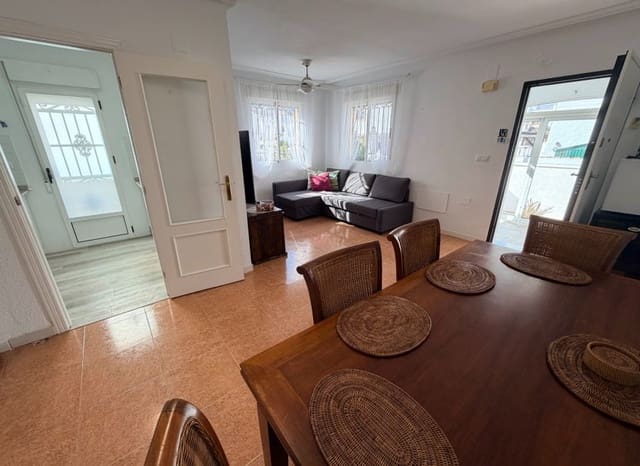 3 soveværelse Byhus til salg i Orihuela med swimmingpool - € 180.000 (Ref: 10175787)