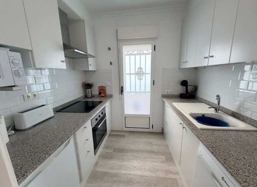 Casa de 3 habitaciones en Orihuela en venta con piscina - 180.000 € (Ref: 10175787)