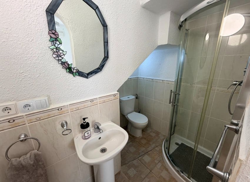 Casa de 3 habitaciones en Orihuela en venta con piscina - 180.000 € (Ref: 10175787)