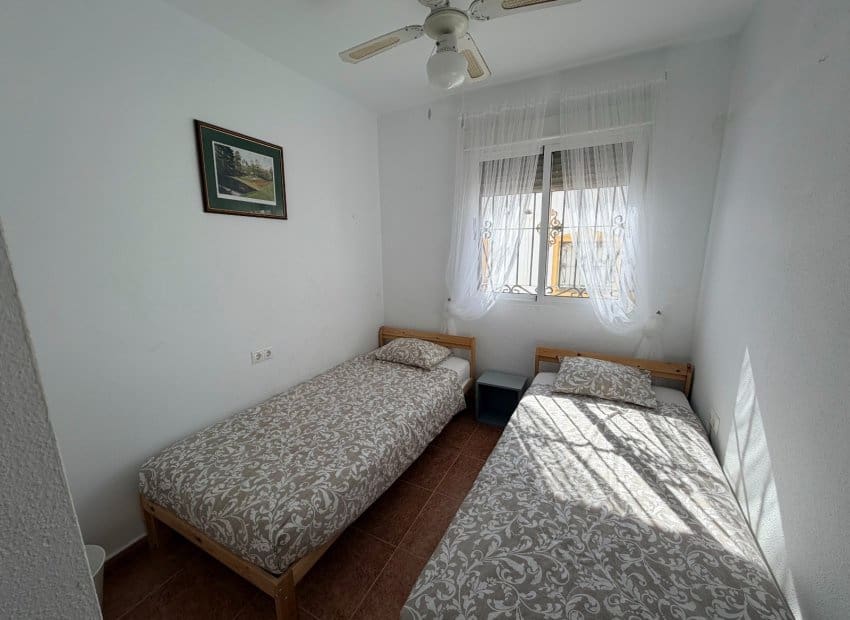 Casa de 3 habitaciones en Orihuela en venta con piscina - 180.000 € (Ref: 10175787)