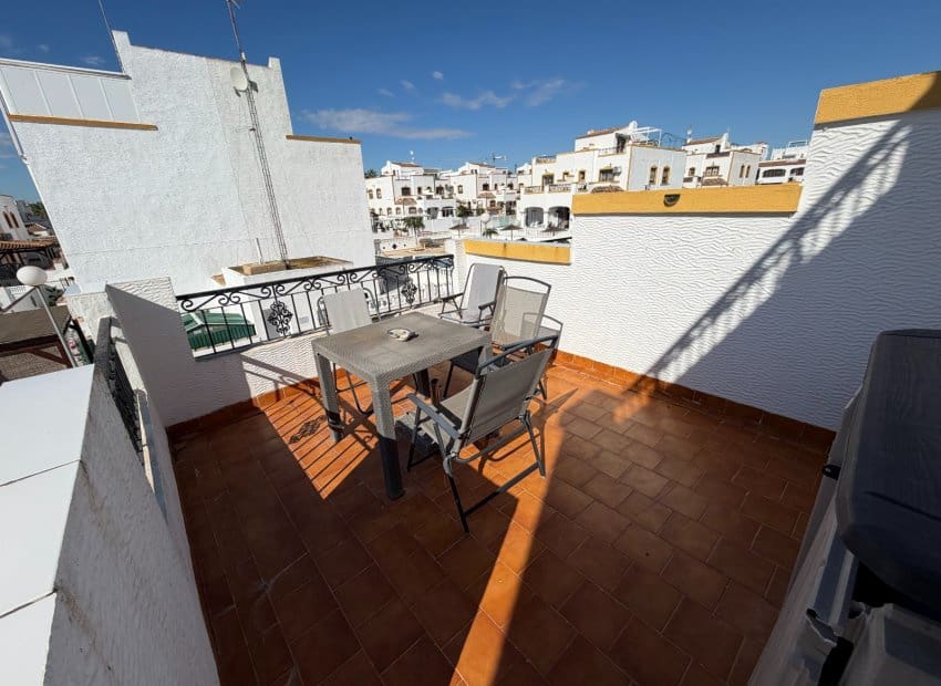 Casa de 3 habitaciones en Orihuela en venta con piscina - 180.000 € (Ref: 10175787)