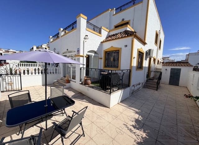 3 soveværelse Byhus til salg i Orihuela med swimmingpool - € 180.000 (Ref: 10175787)