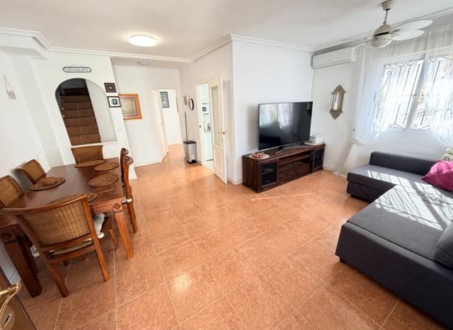 3 soveværelse Byhus til salg i Orihuela med swimmingpool - € 180.000 (Ref: 10175787)