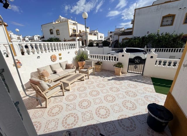 3 makuuhuone Omakotitalo myytävänä paikassa Vistabella, Orihuela mukana uima-altaan - 197 900 € (Ref: 10175788)