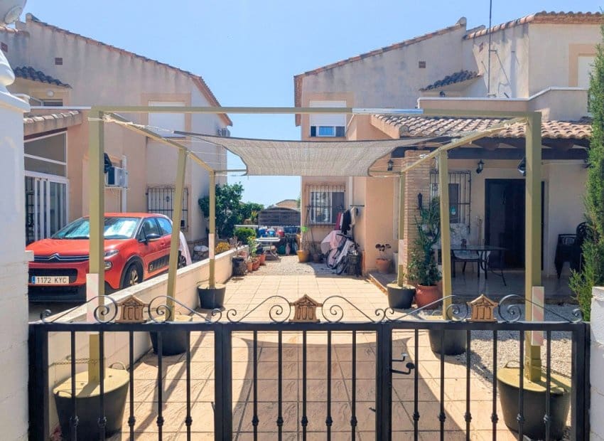 3 slaapkamer Huis te koop in Lo Crispin met zwembad - € 189.000 (Ref: 10175789)
