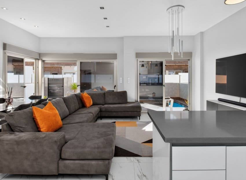 4 slaapkamer Villa te koop in Villamartin met zwembad garage - € 469.995 (Ref: 10175790)